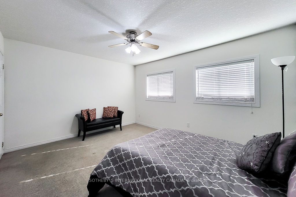 211 Veronica Dr, #B24