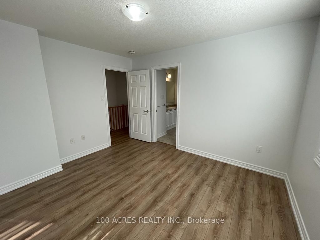 724 Gilmour Crescent