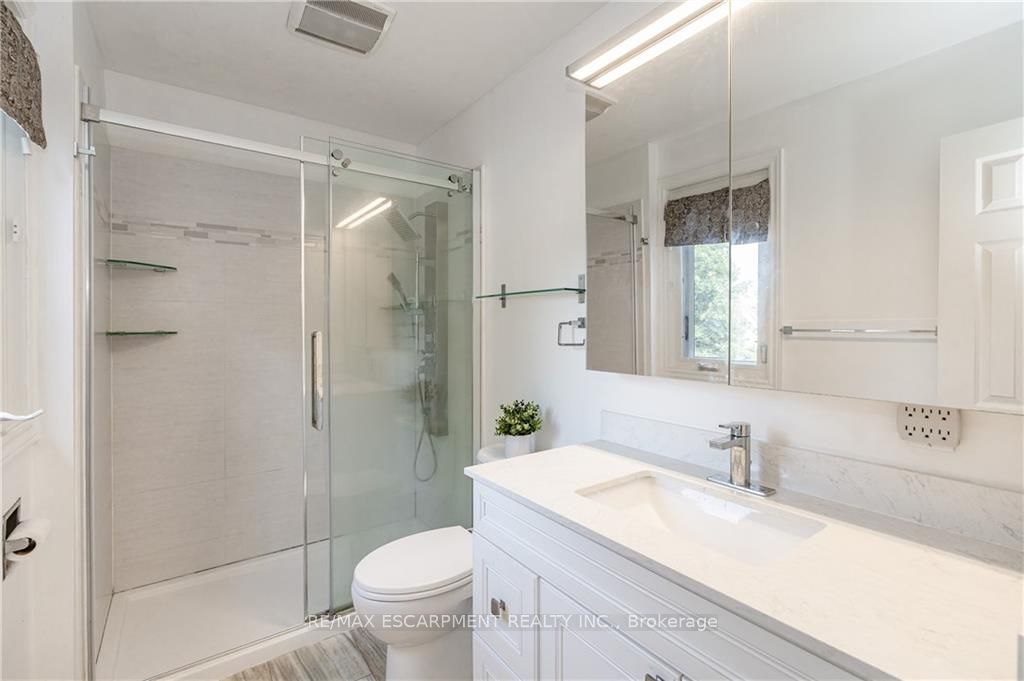 48 Chudleigh St