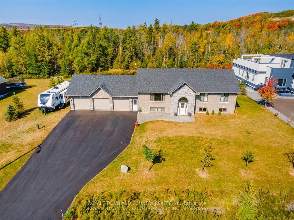 7 Rustlewood Avenue