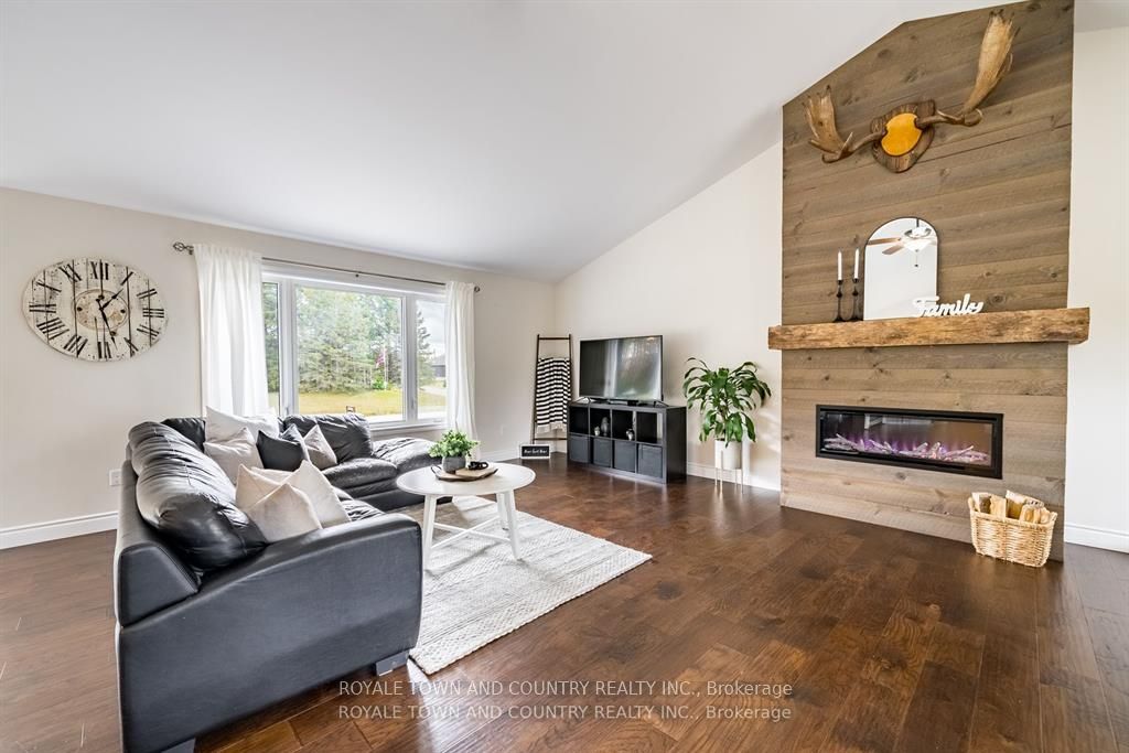 7 Rustlewood Avenue