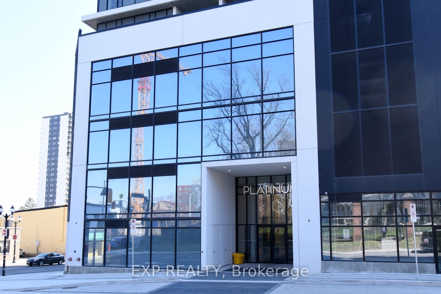 15 Queen St S, #1701