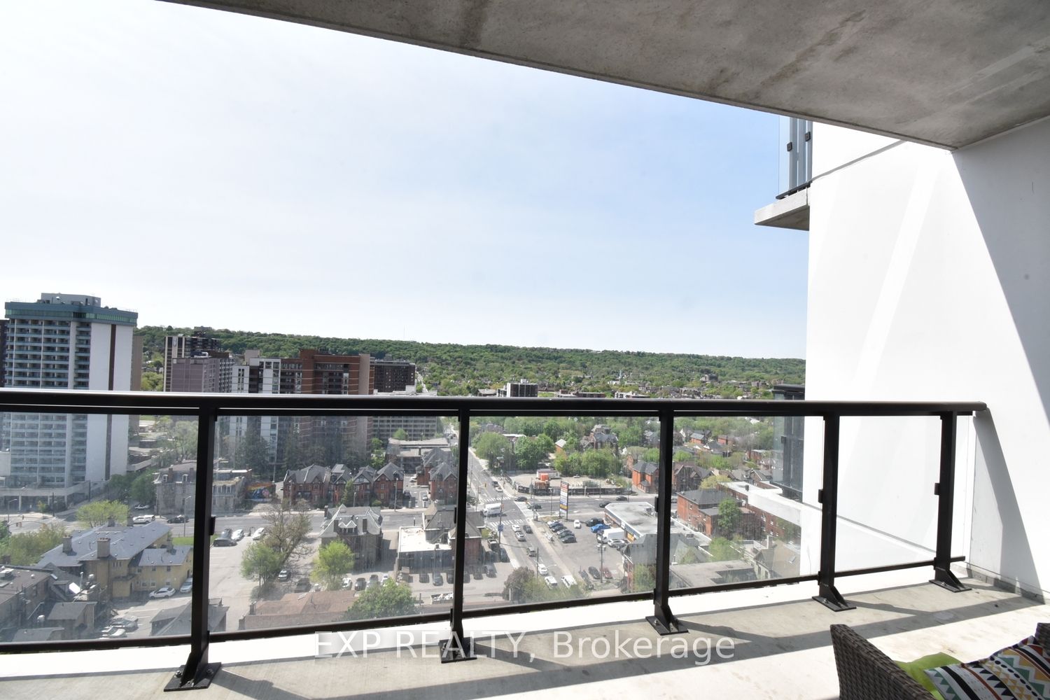 15 Queen St S, #1701