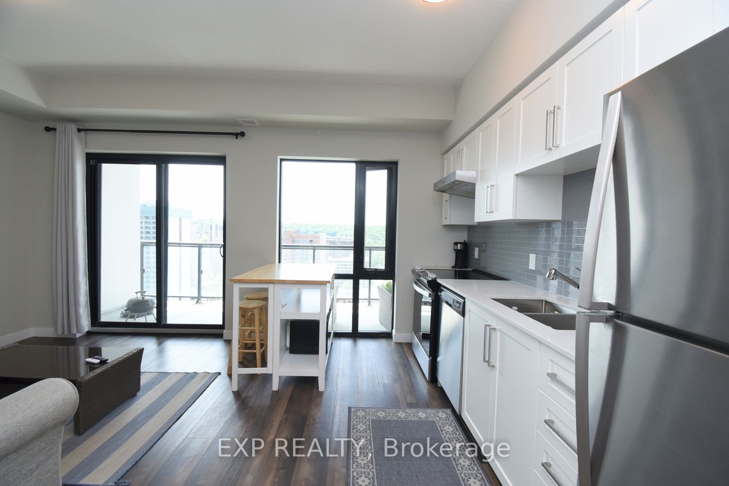 15 Queen St S, #1701