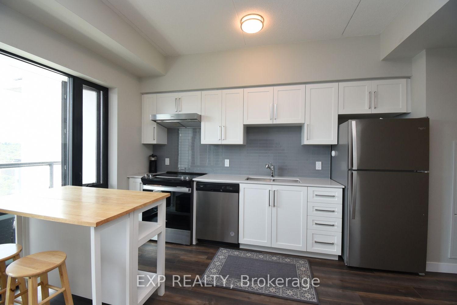 15 Queen St S, #1701