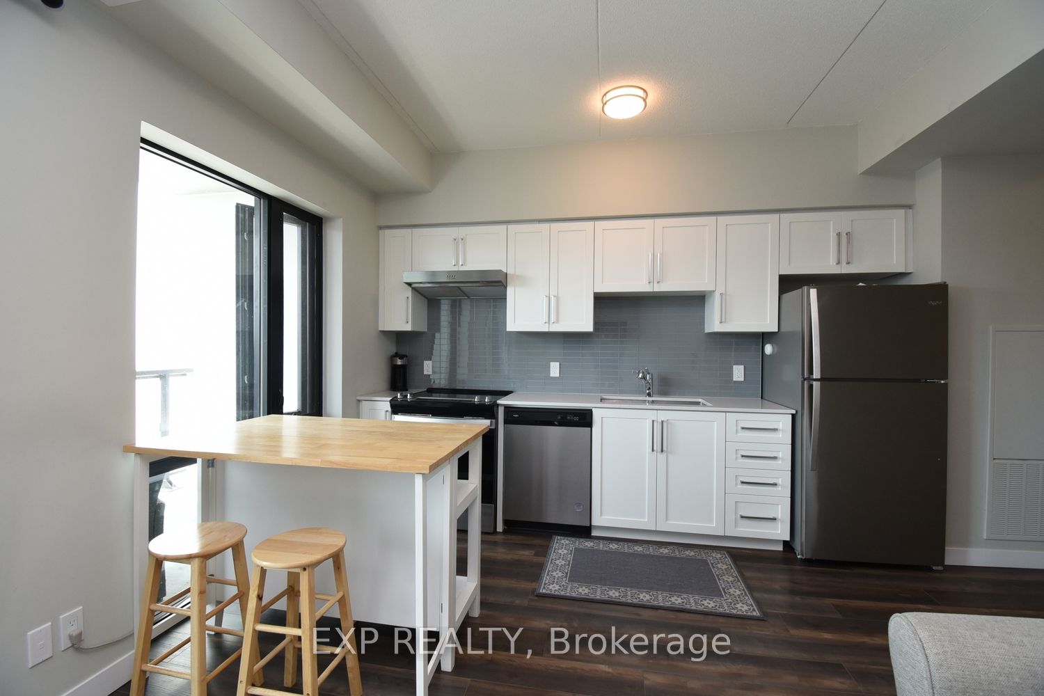 15 Queen St S, #1701