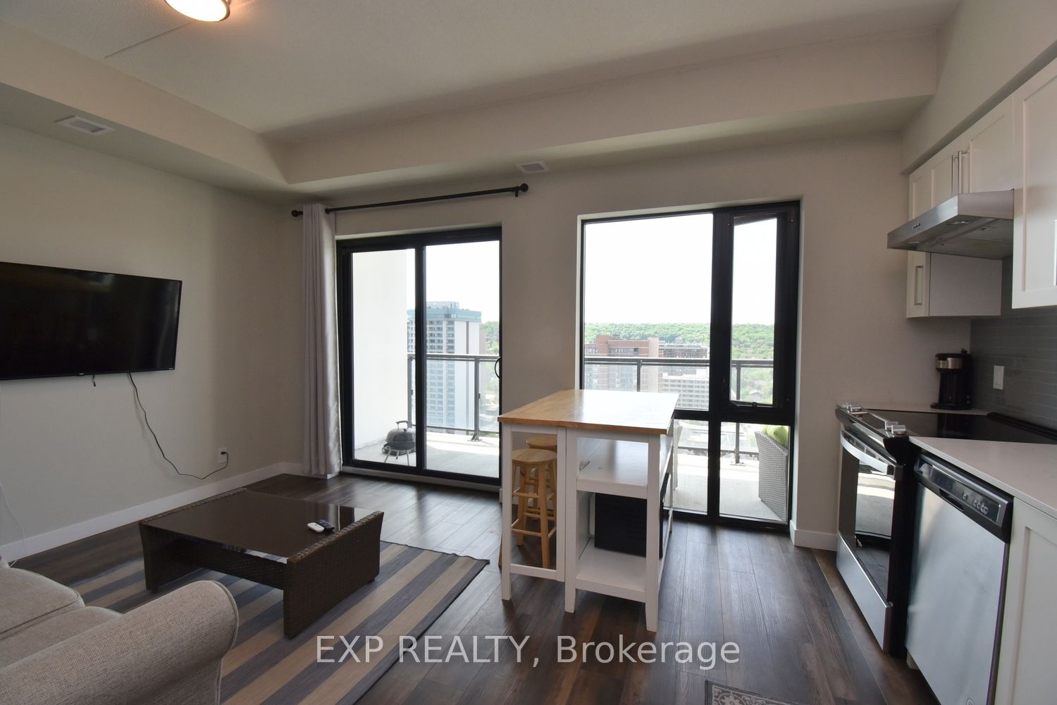 15 Queen St S, #1701