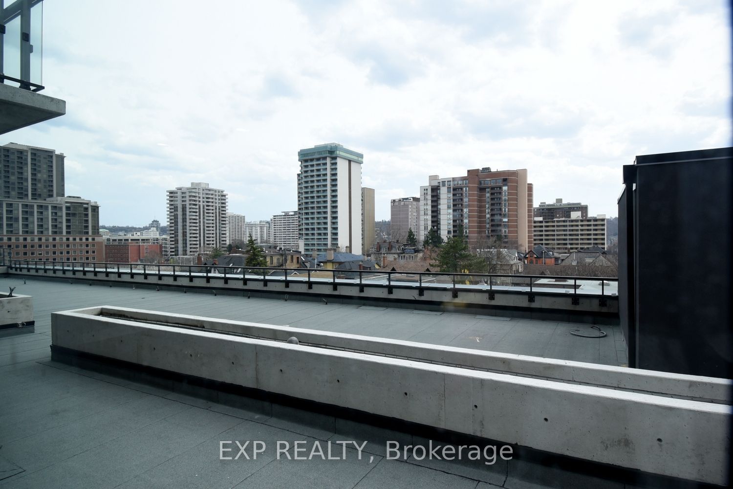 15 Queen St S, #1701