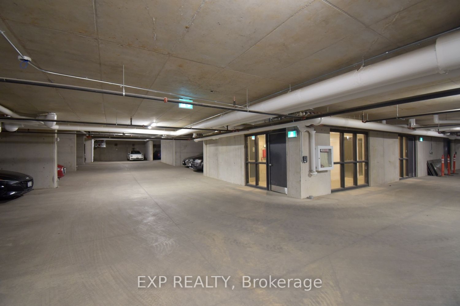 15 Queen St S, #1701