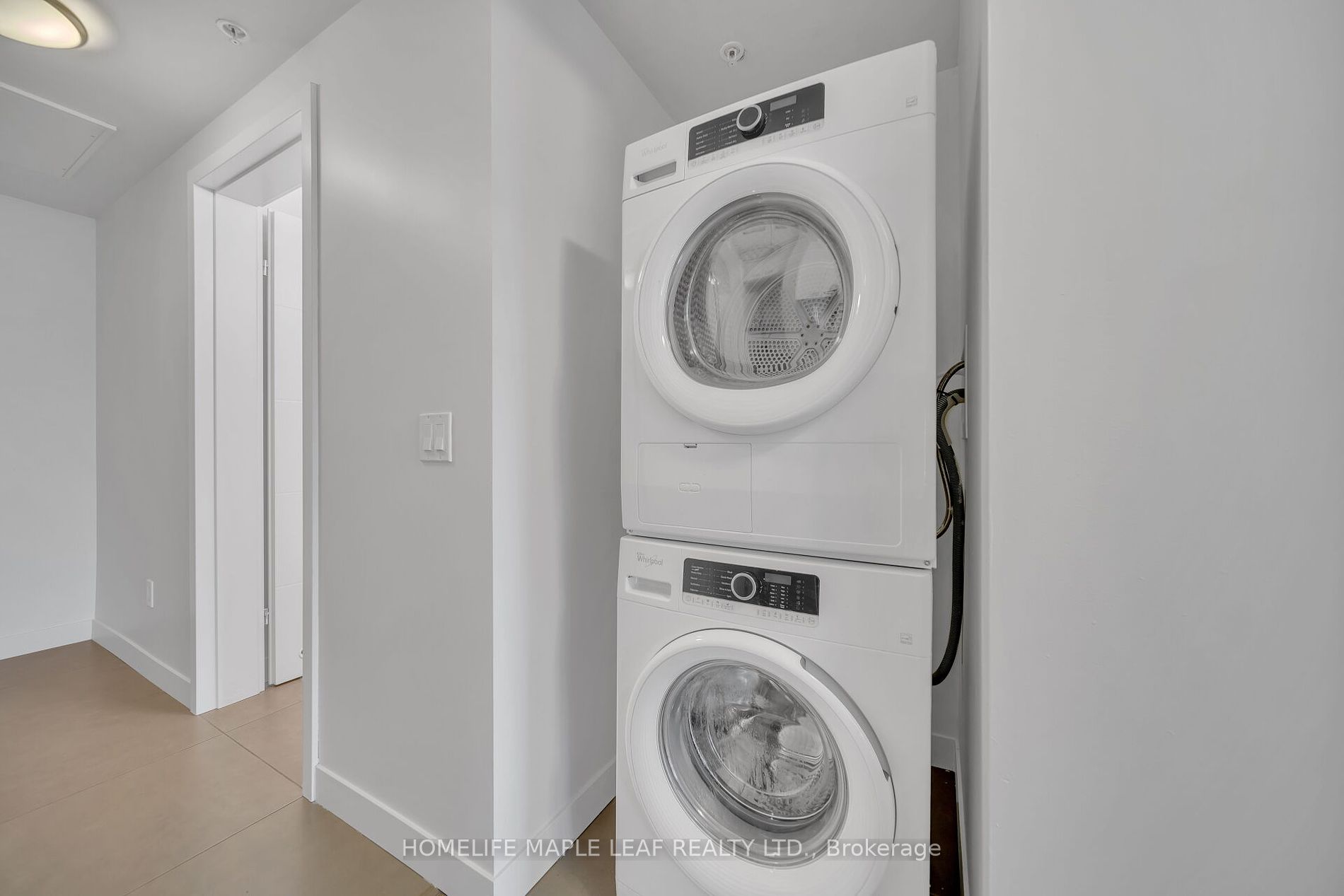 308 Lester St, #301
