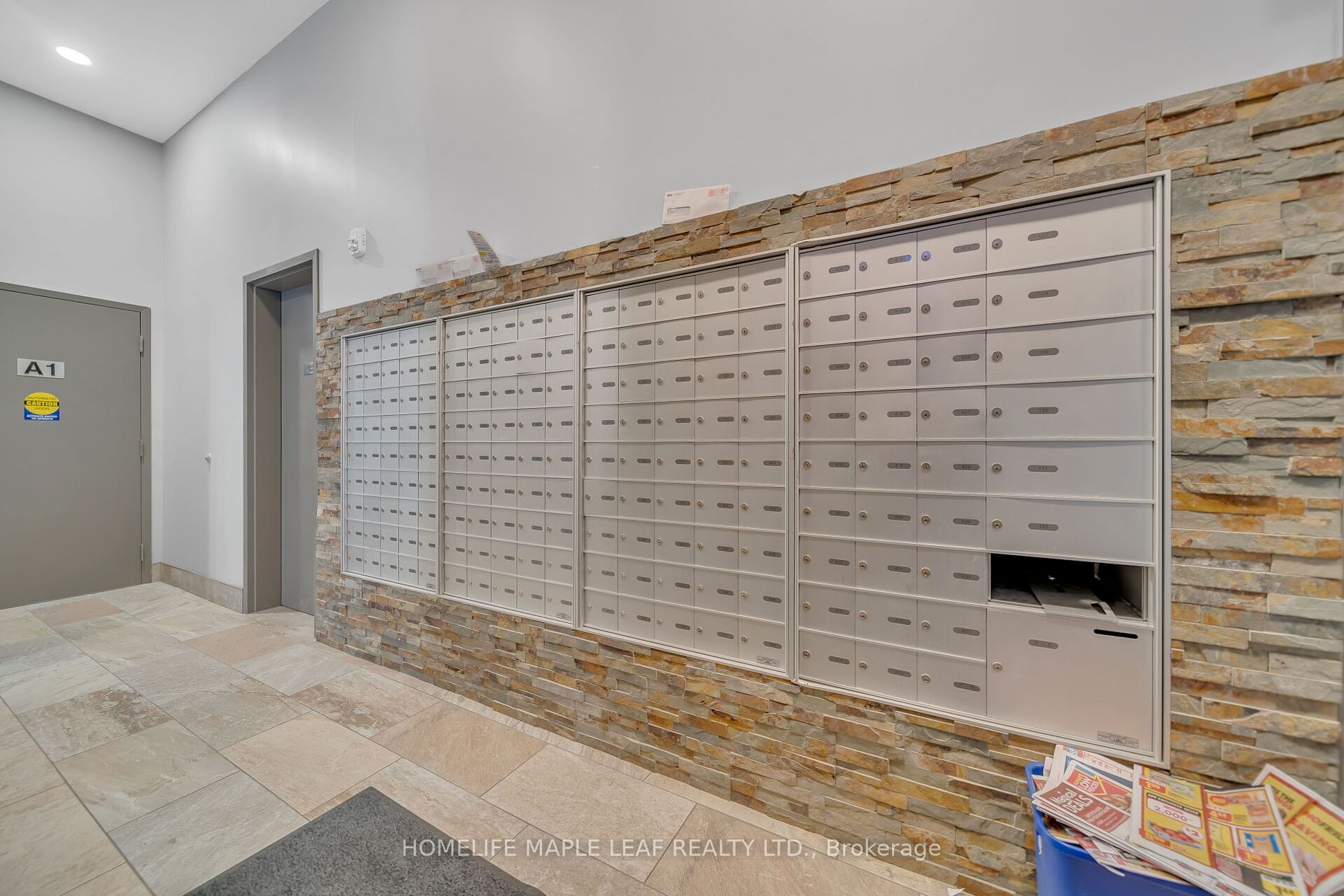 308 Lester St, #301