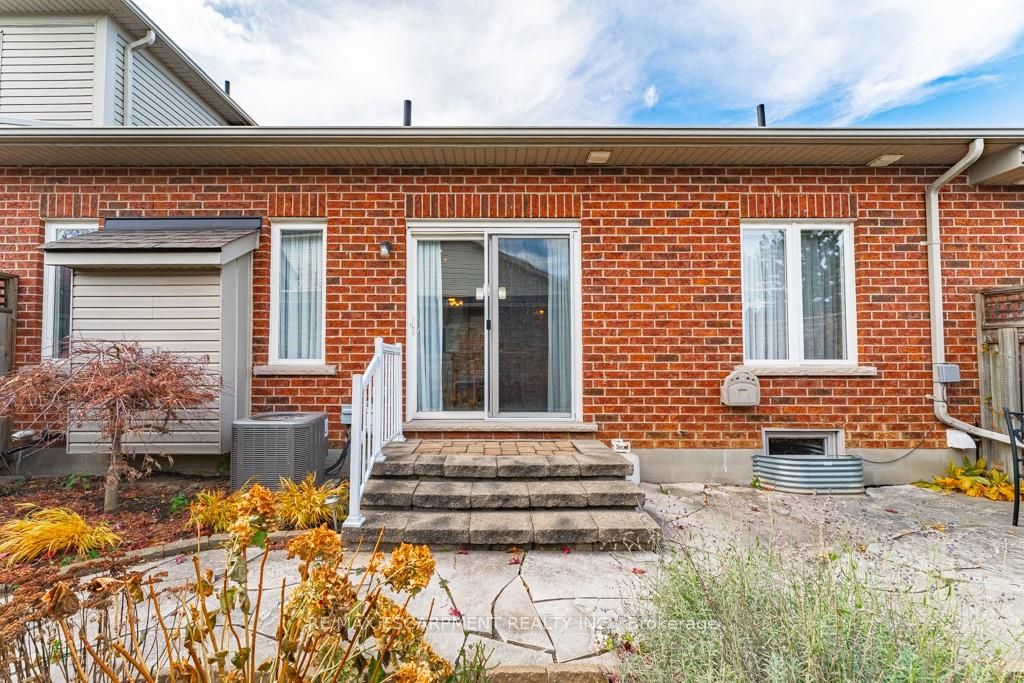 45 Manitoulin Tr, #100