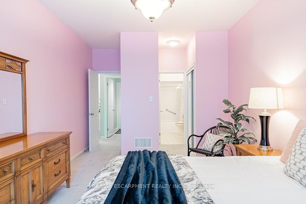 45 Manitoulin Tr, #100