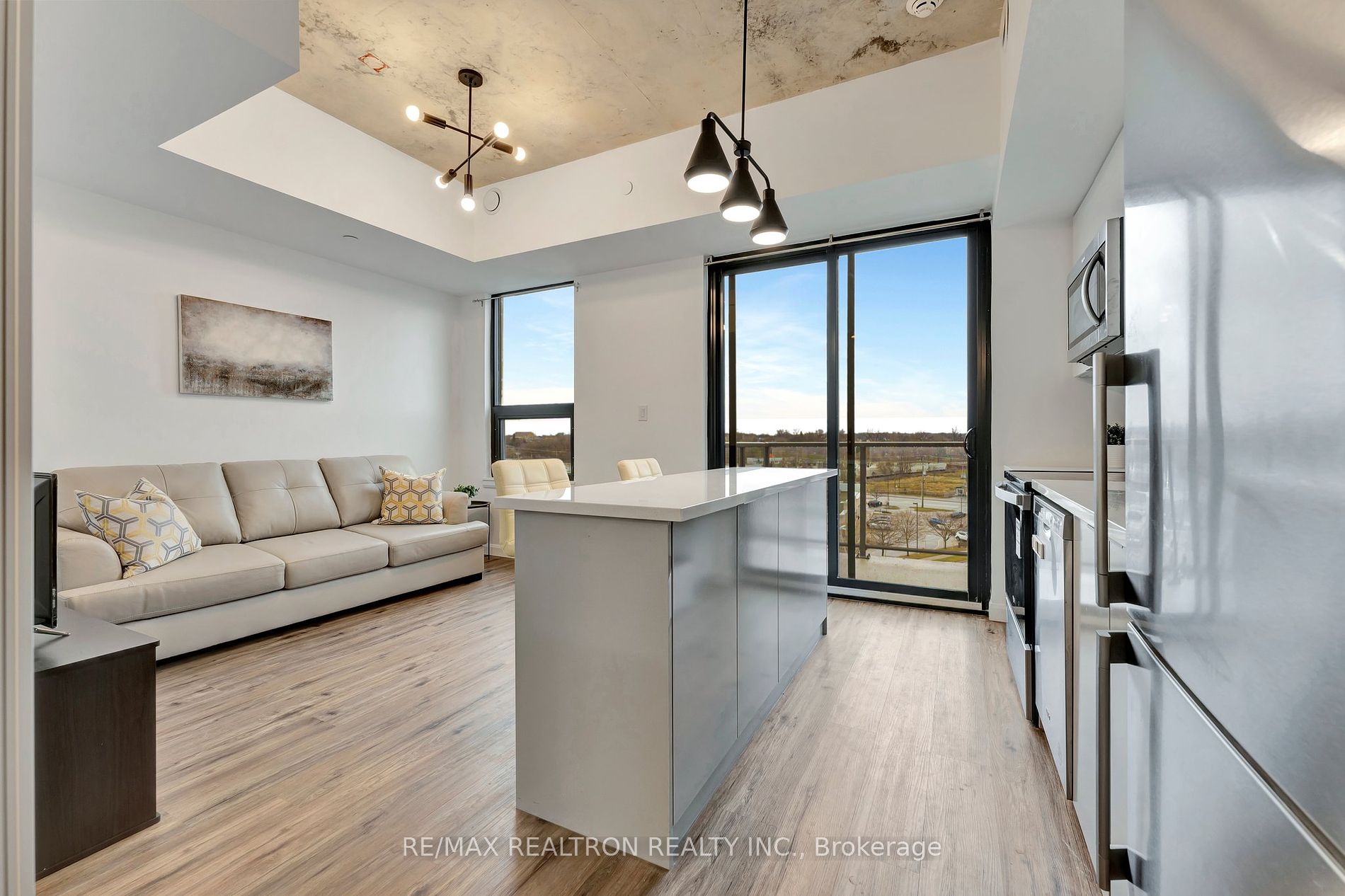 7 Erie Ave, #604
