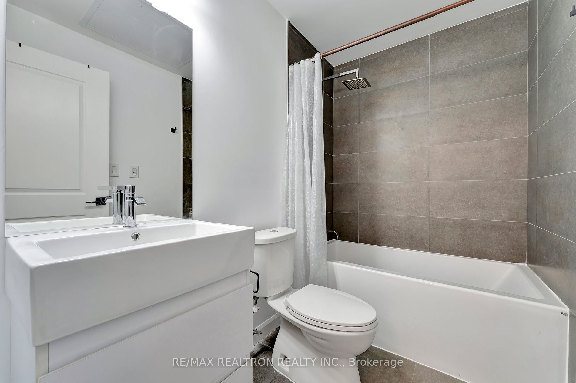 7 Erie Ave, #604