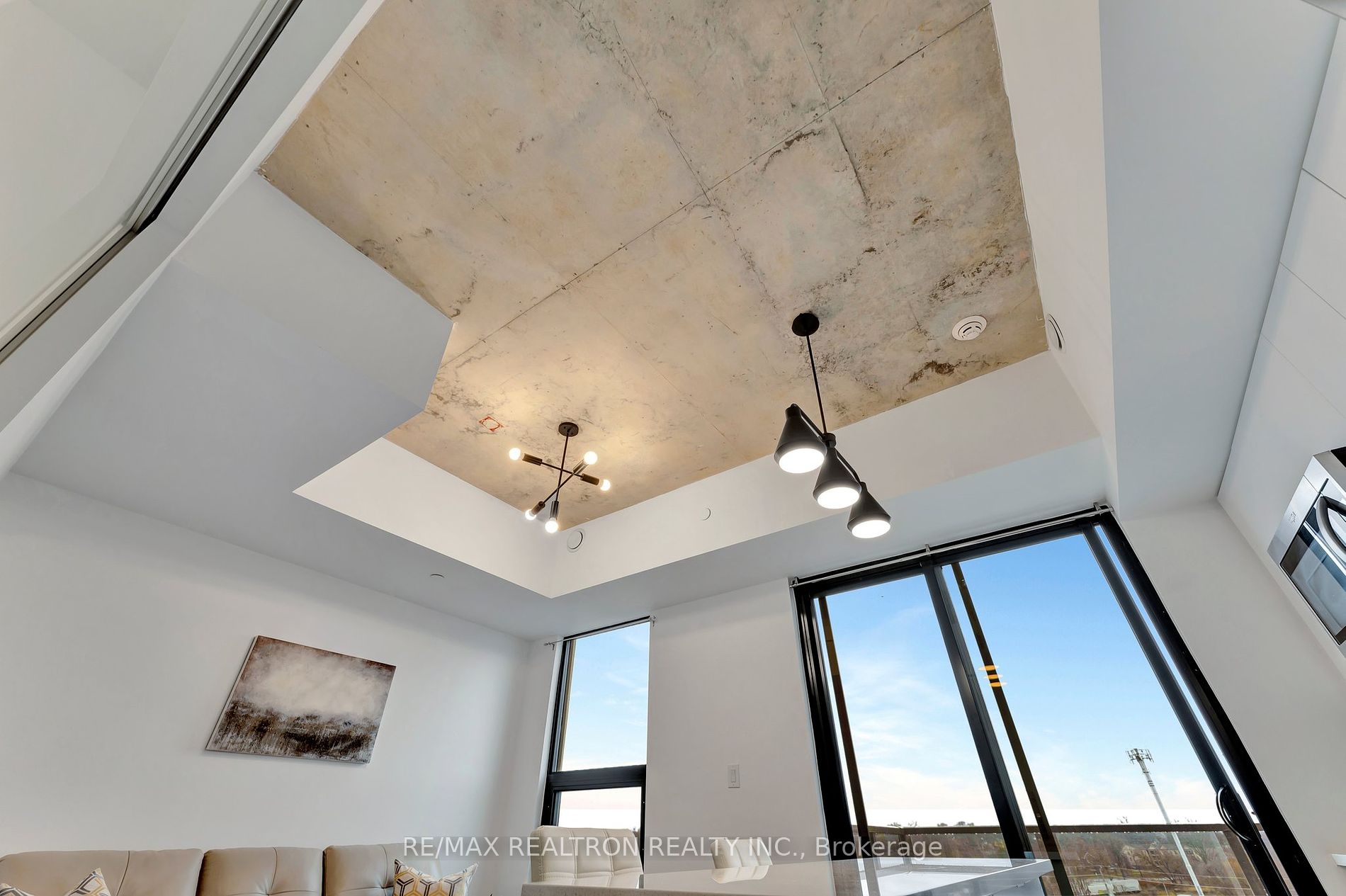 7 Erie Ave, #604