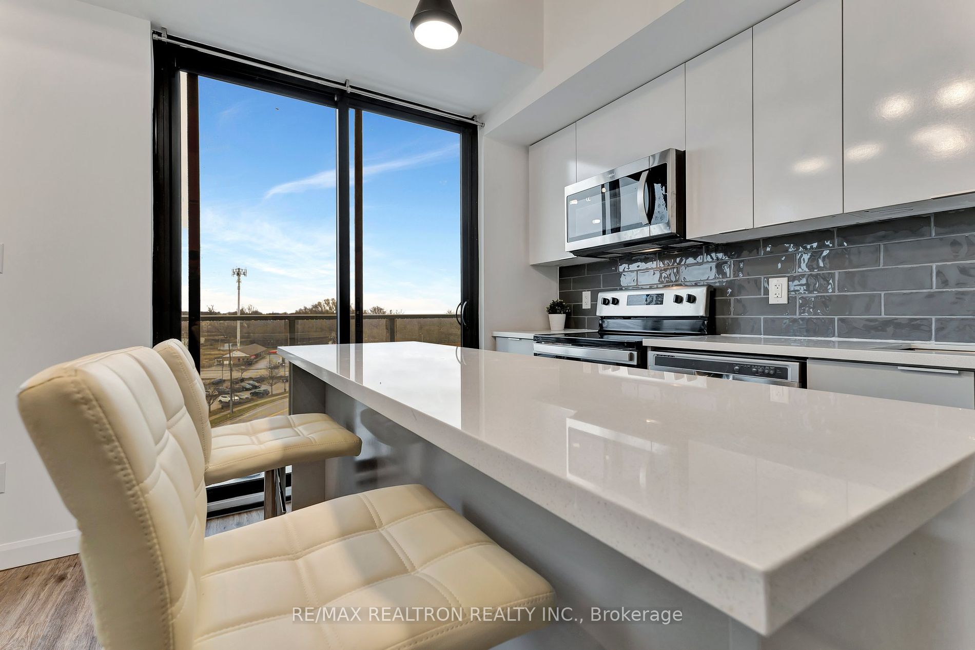 7 Erie Ave, #604