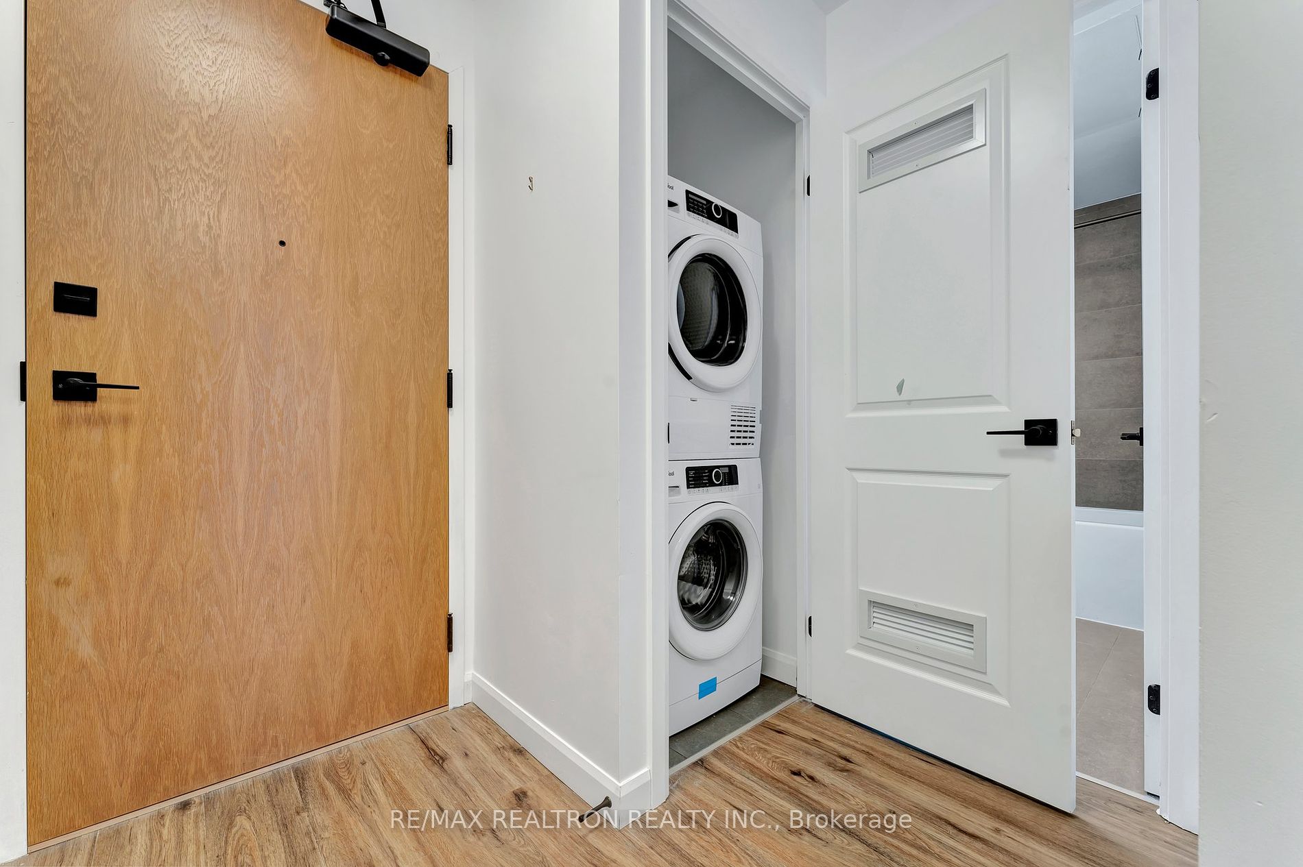 7 Erie Ave, #604
