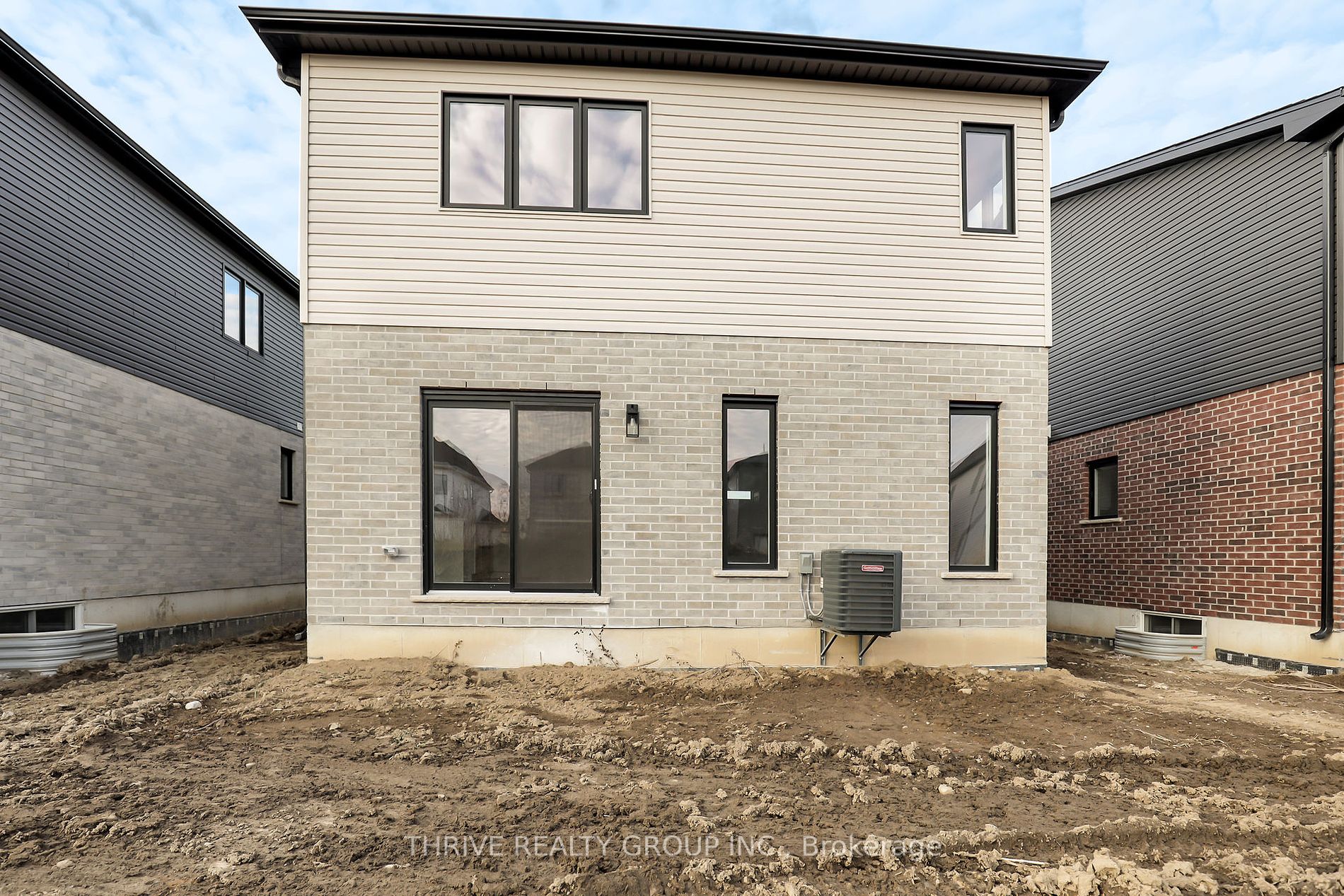 1475 Wright Crescent