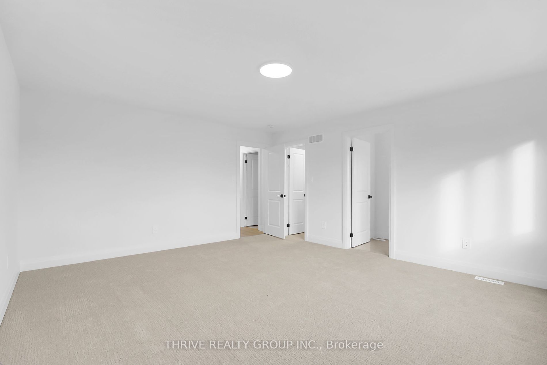 1475 Wright Crescent