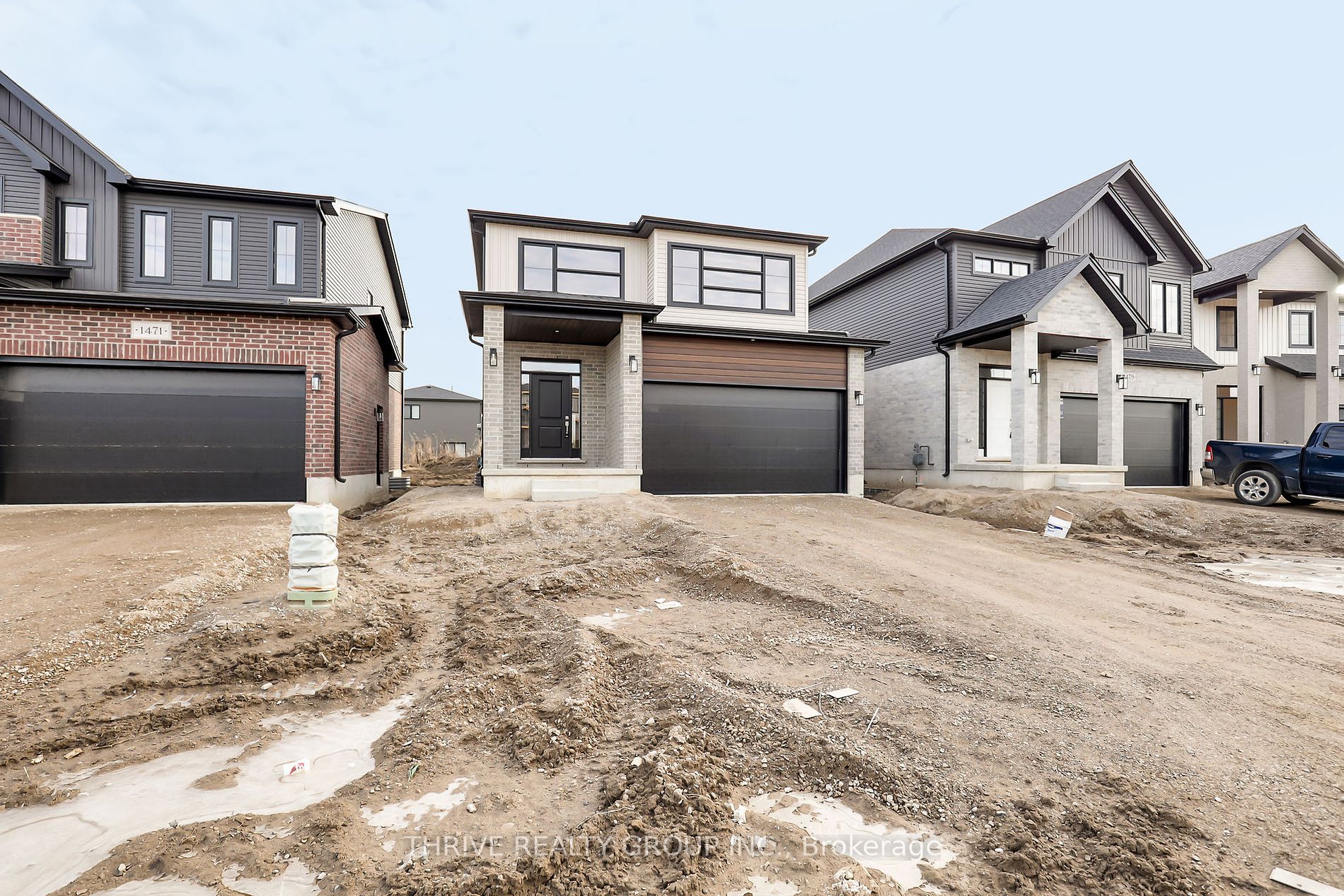 1475 Wright Crescent