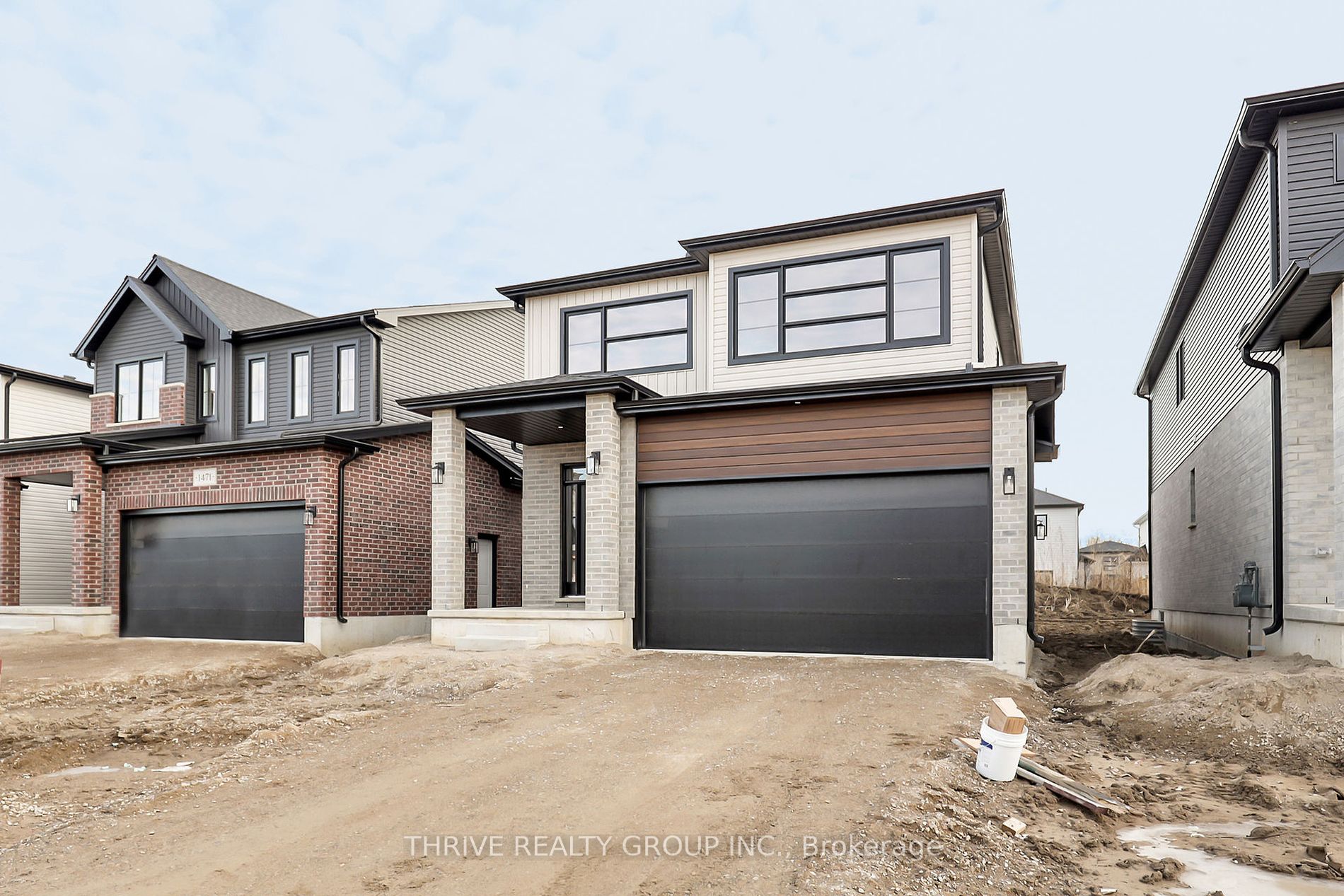 1475 Wright Crescent