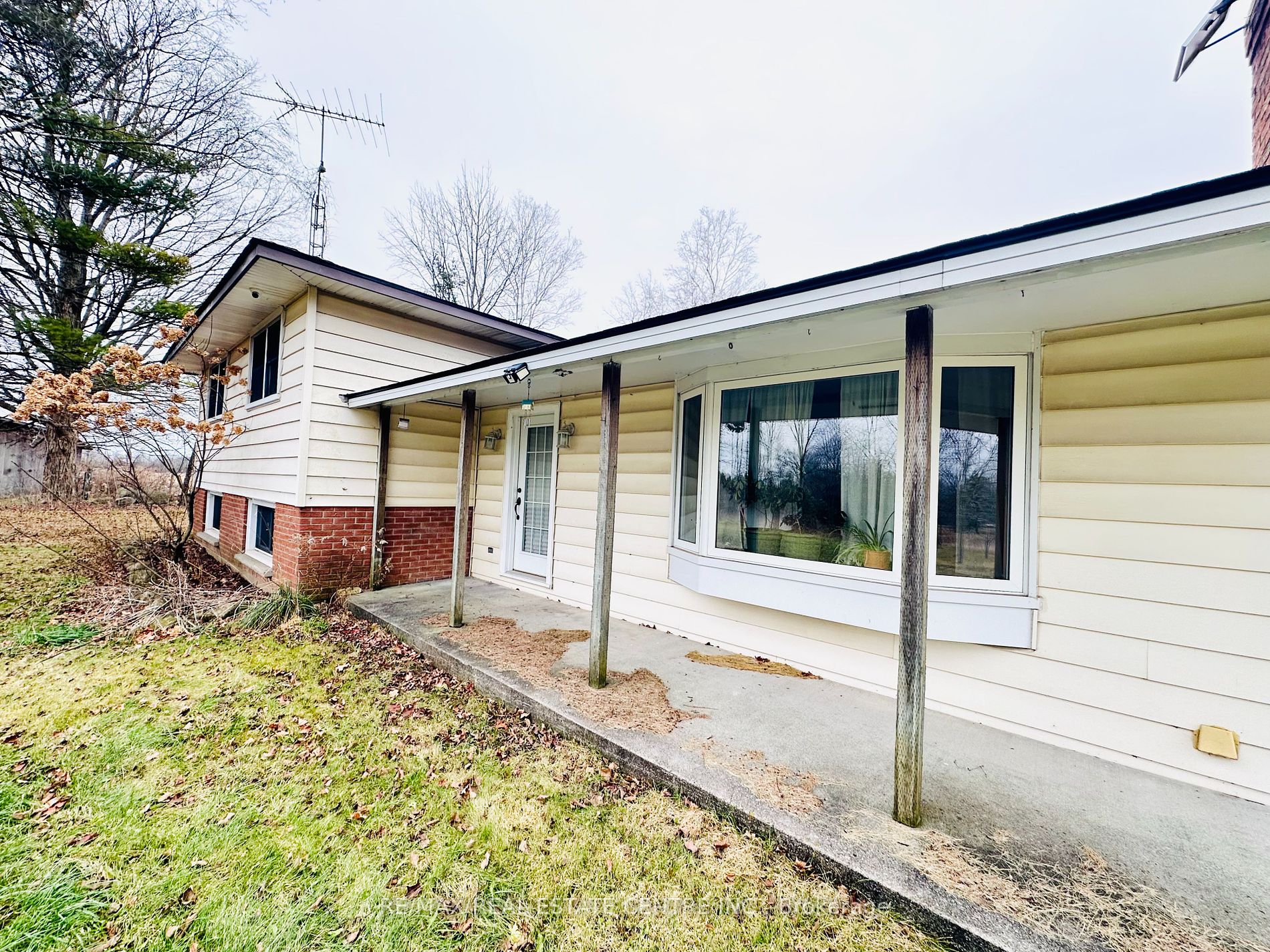 2027 Highway 6
