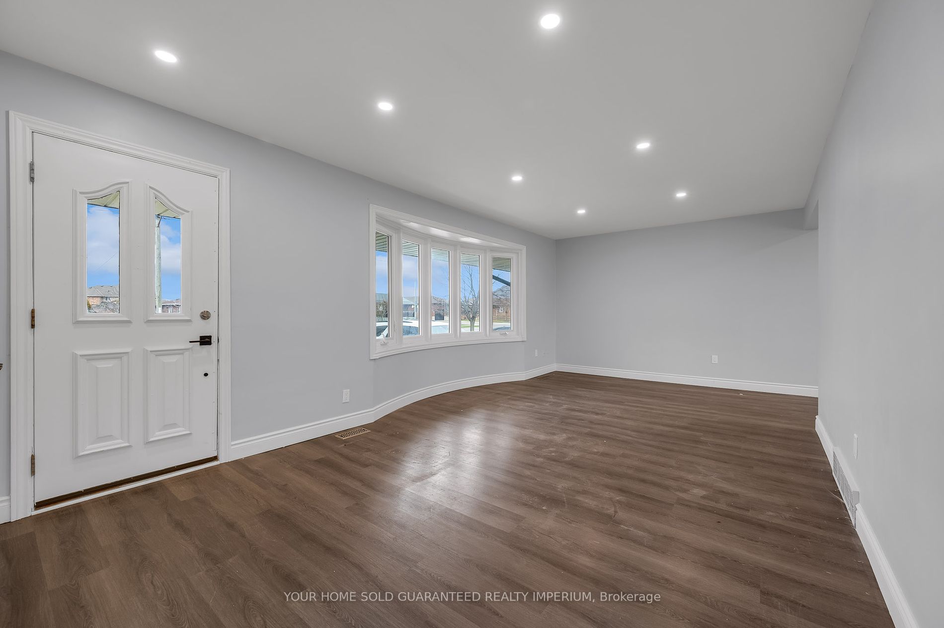 116 Collier Road S