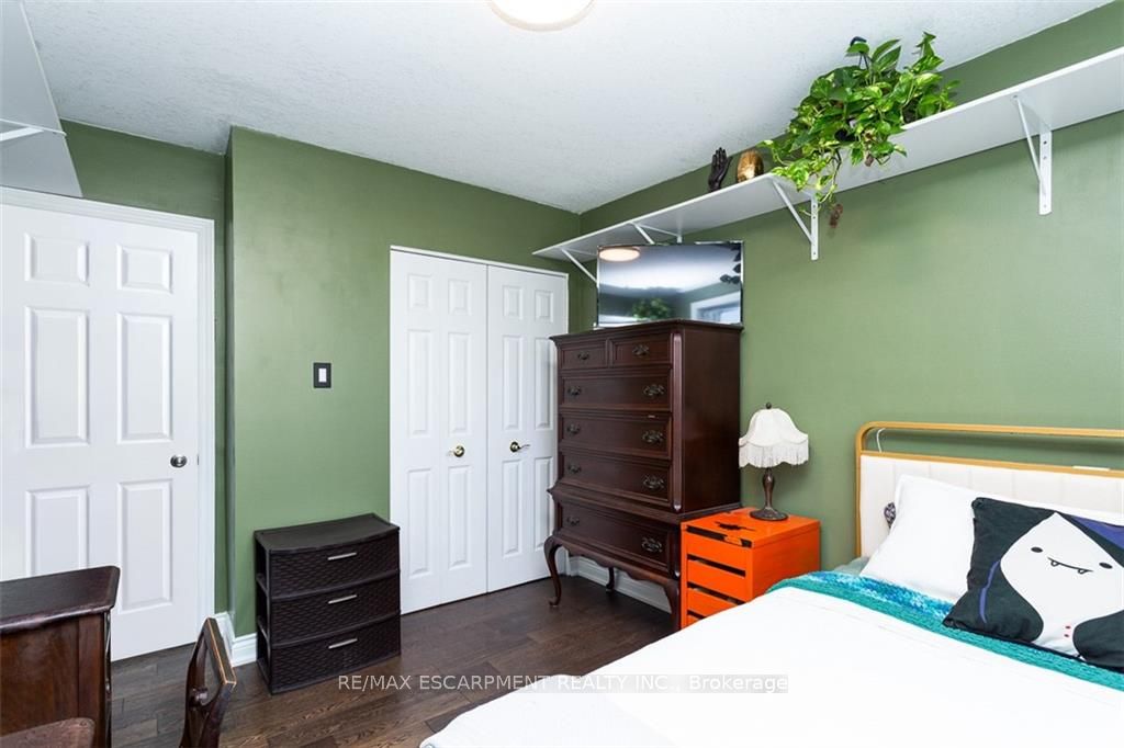 851 Queenston Rd, #501
