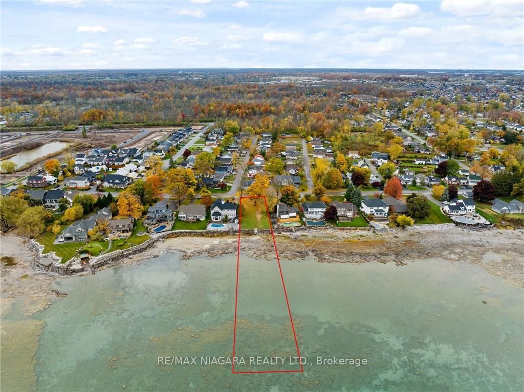 695 LAKESHORE Road