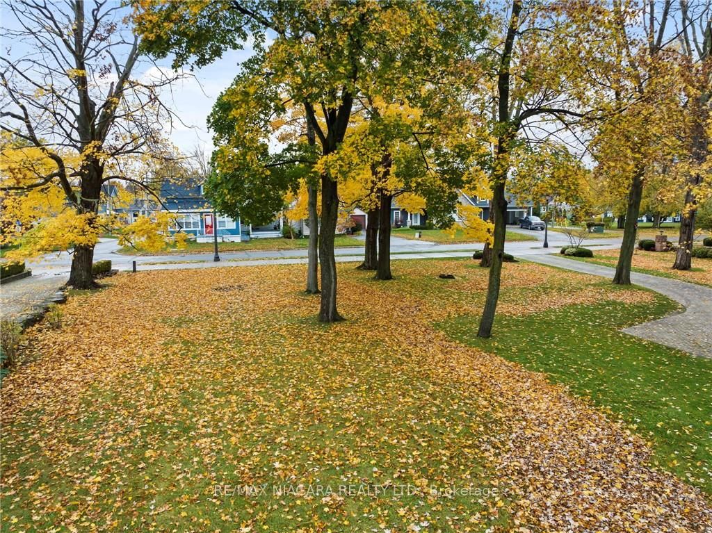 695 LAKESHORE Road