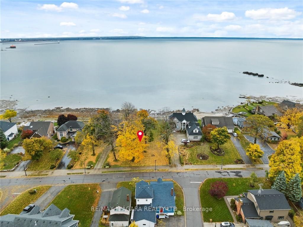 695 LAKESHORE Road