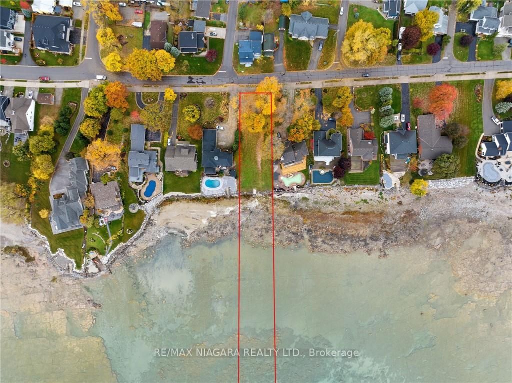 695 LAKESHORE Road