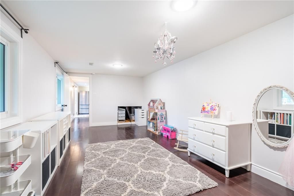 4 Valleydale Crt