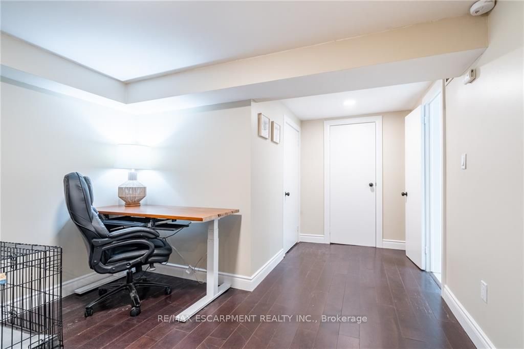 4 Valleydale Crt