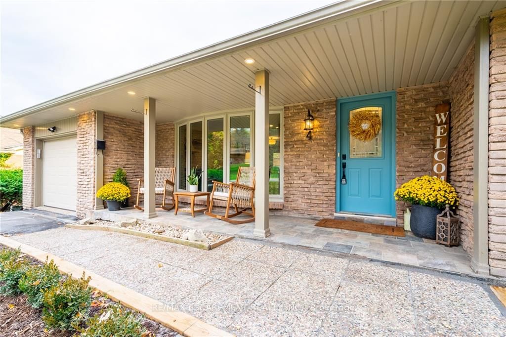 4 Valleydale Crt