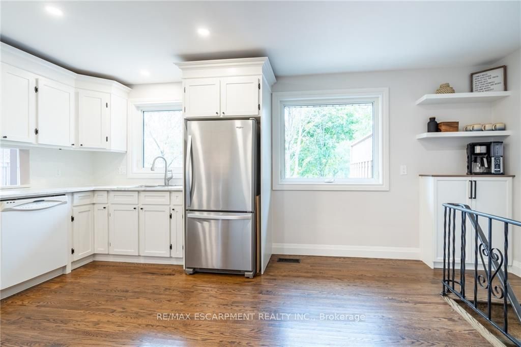 4 Valleydale Crt