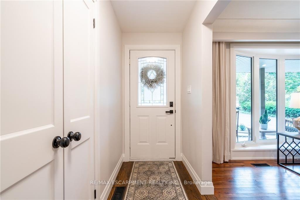 4 Valleydale Crt