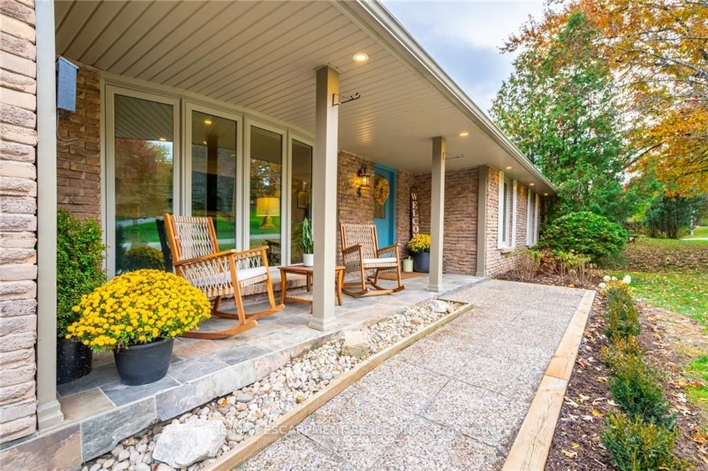 4 Valleydale Crt