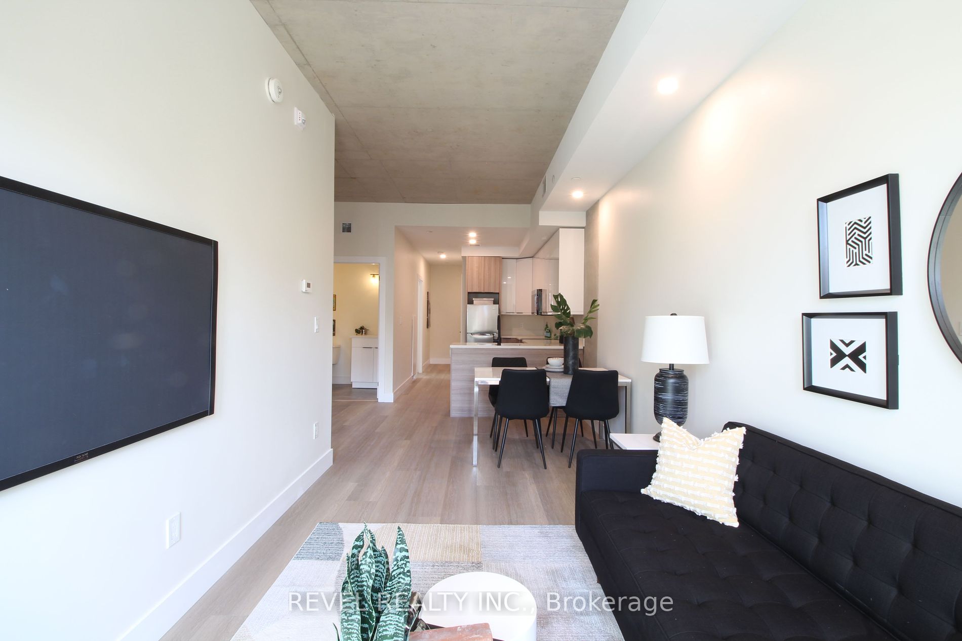 165 James Street S, #304