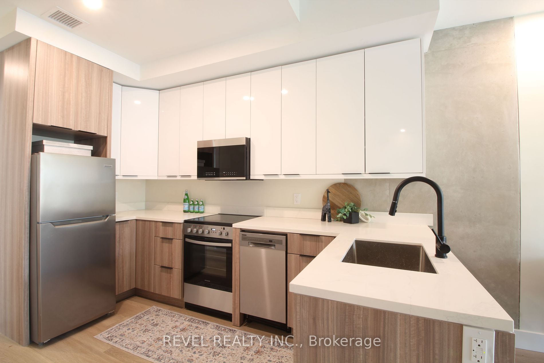 165 James Street S, #304