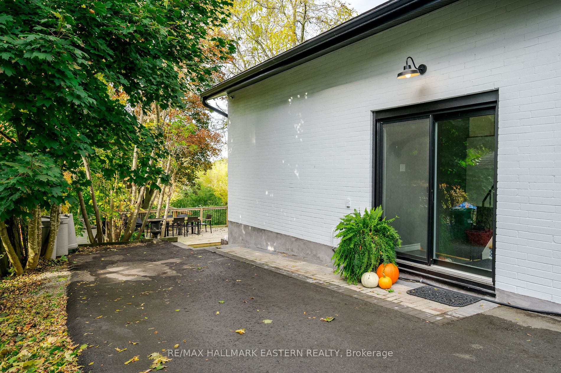 433 Armour Rd