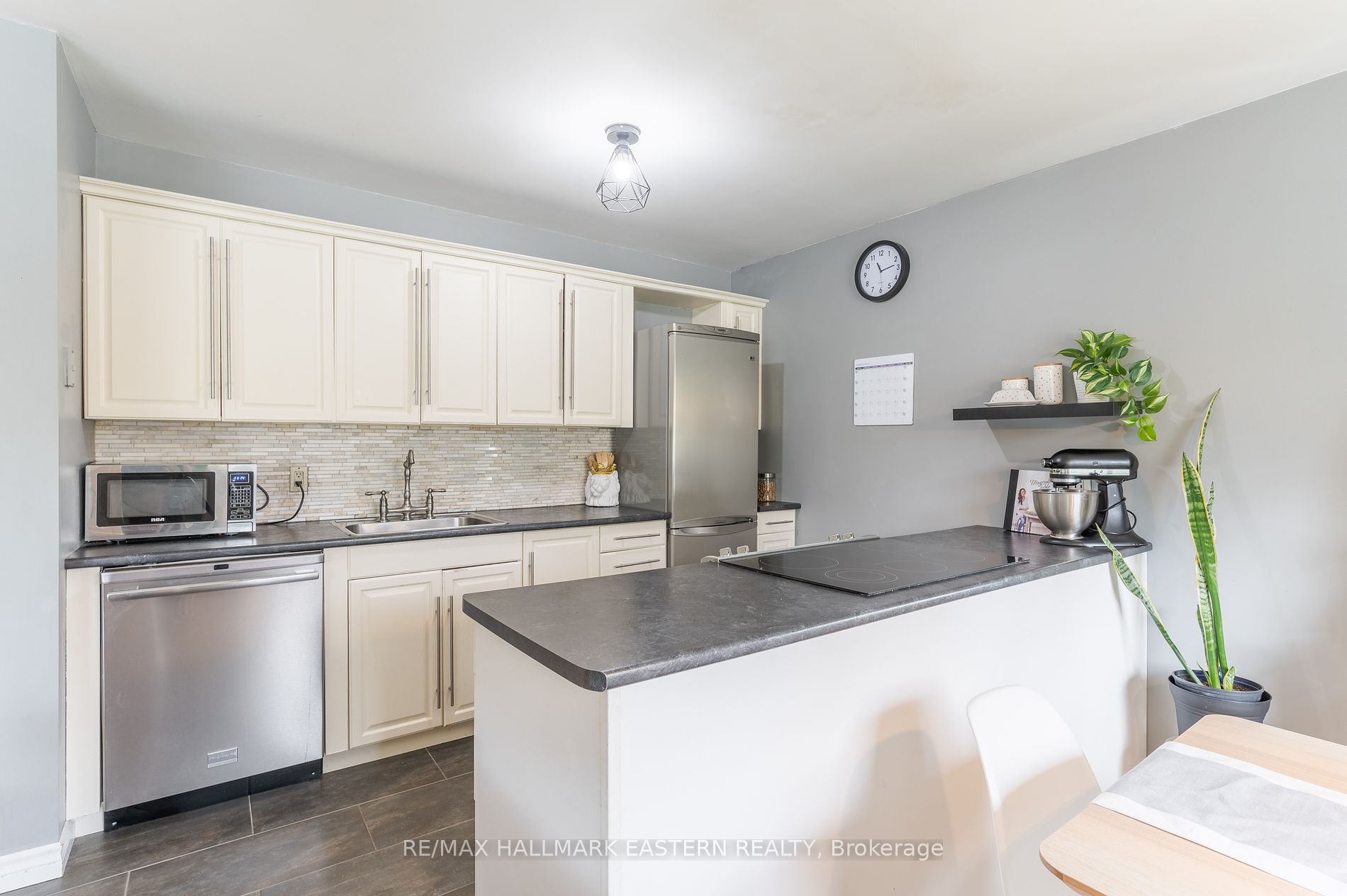 433 Armour Rd