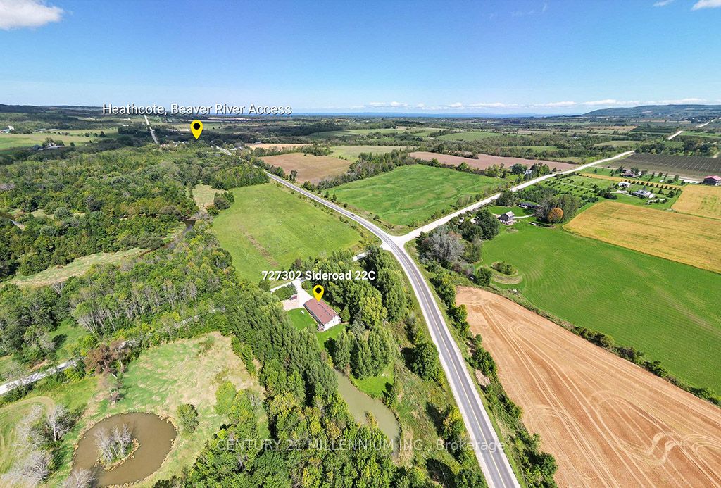 727302 22C Side Road
