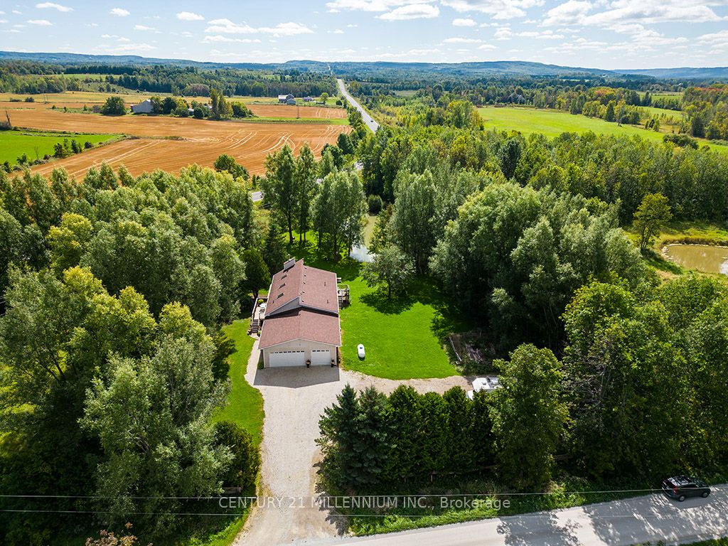 727302 22C Side Road