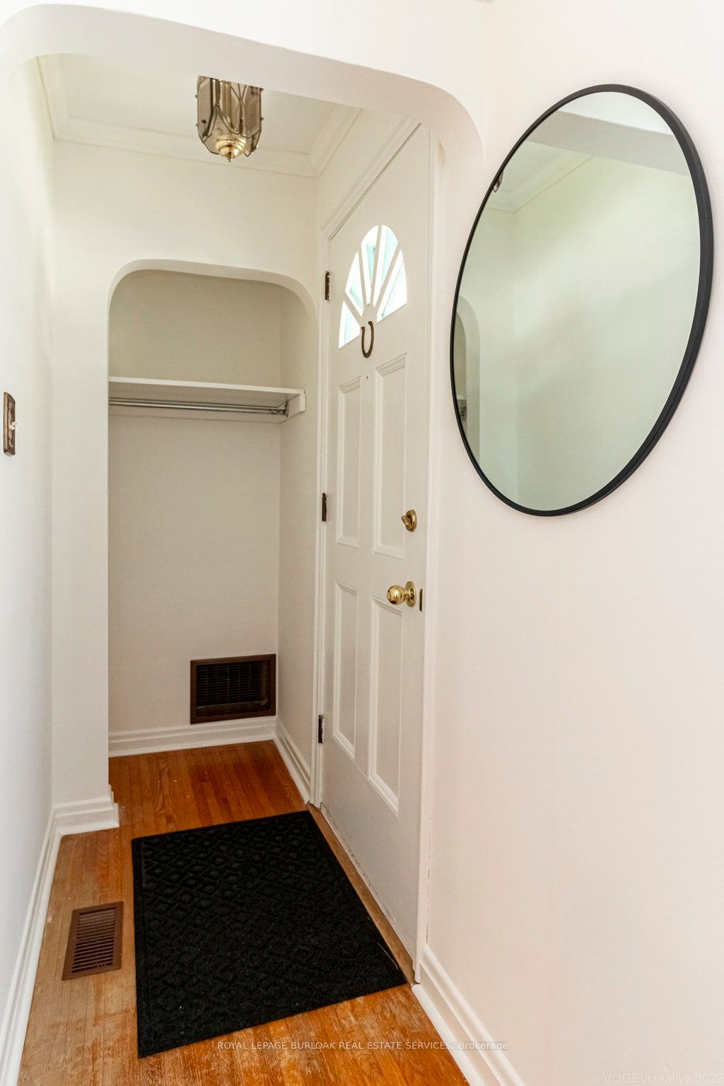 156 Bond St N