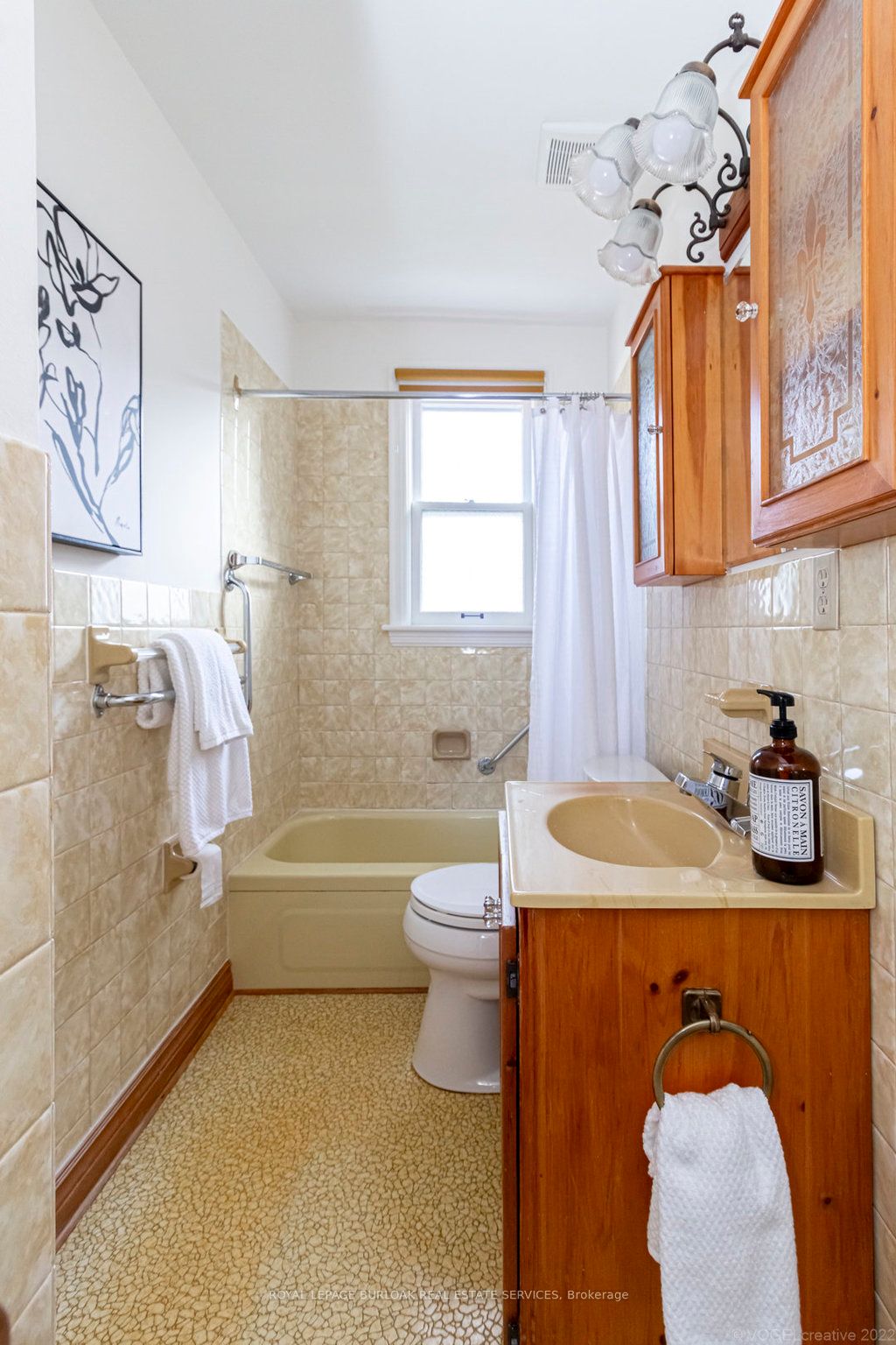 156 Bond St N