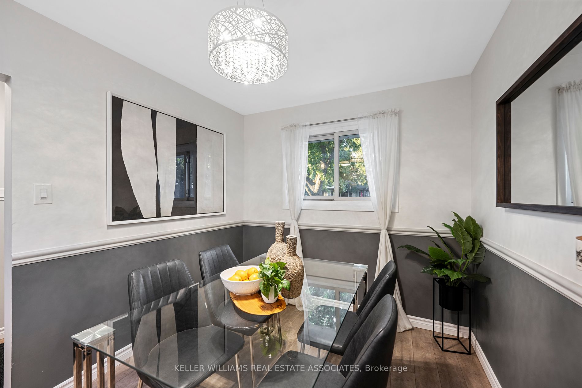 8 Muir Ave