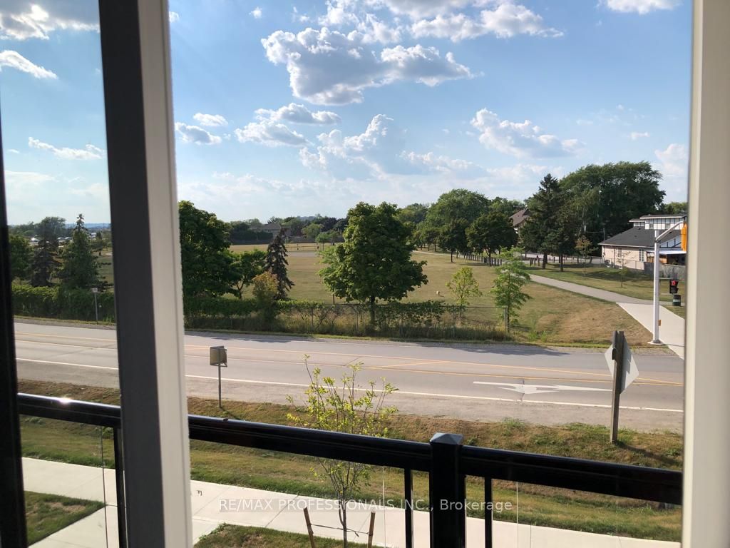 590 North Service Road, #31