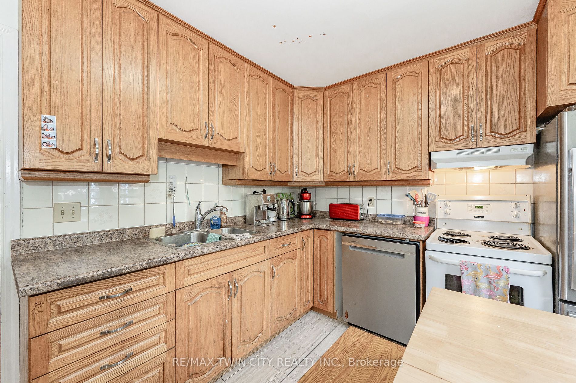 16 LAYTON Street